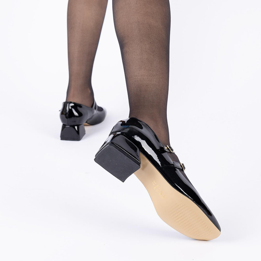 Josef Kadın Küt Burun Siyah Rugan Kısa Topuklu Ayakkabı