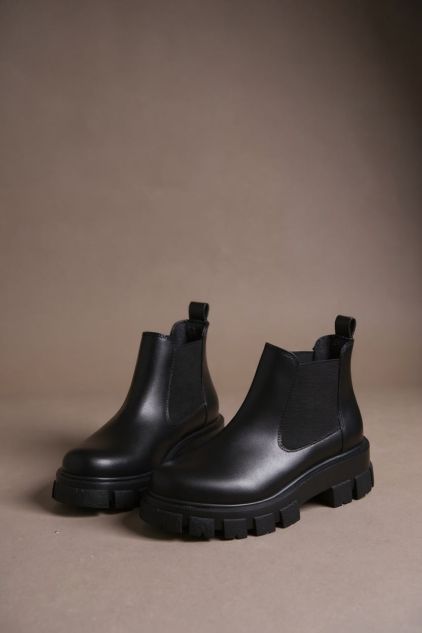 Julia Kadın Siyah Lastikli Bot