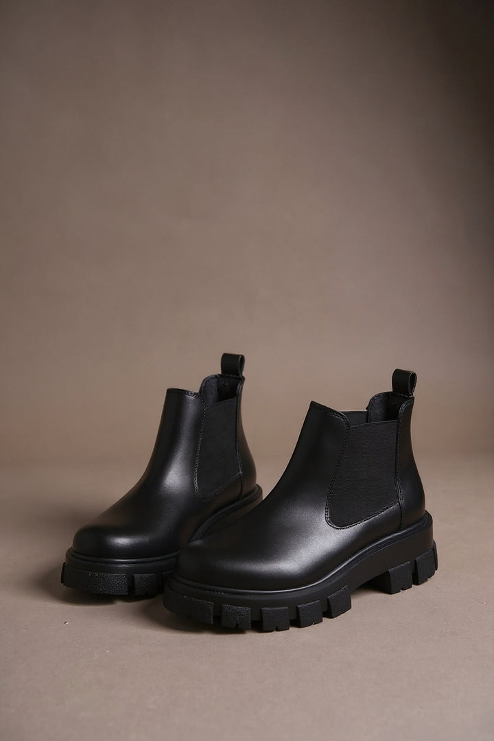 Julia Kadın Siyah Lastikli Bot