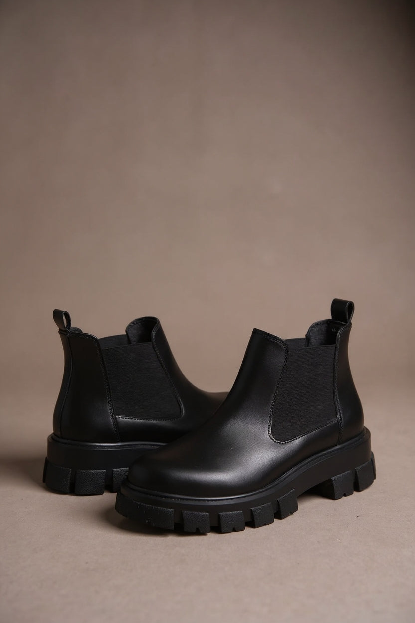 Julia Kadın Siyah Lastikli Bot