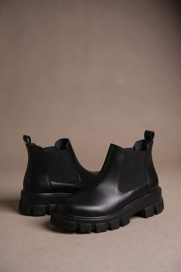 Julia Kadın Siyah Lastikli Bot