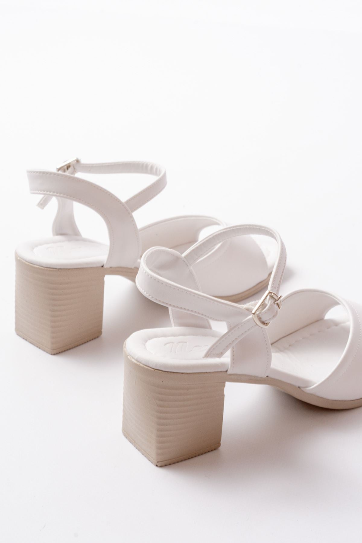 Atelya Beyaz Topuklu Kadın Sandalet