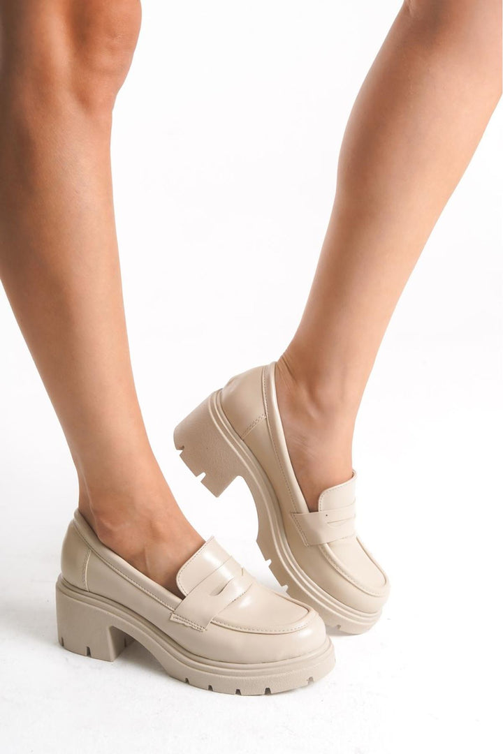 Bannes Kadın Bej Kırışık Rugan Yüksek Tabanlı Loafer Ayakkabı