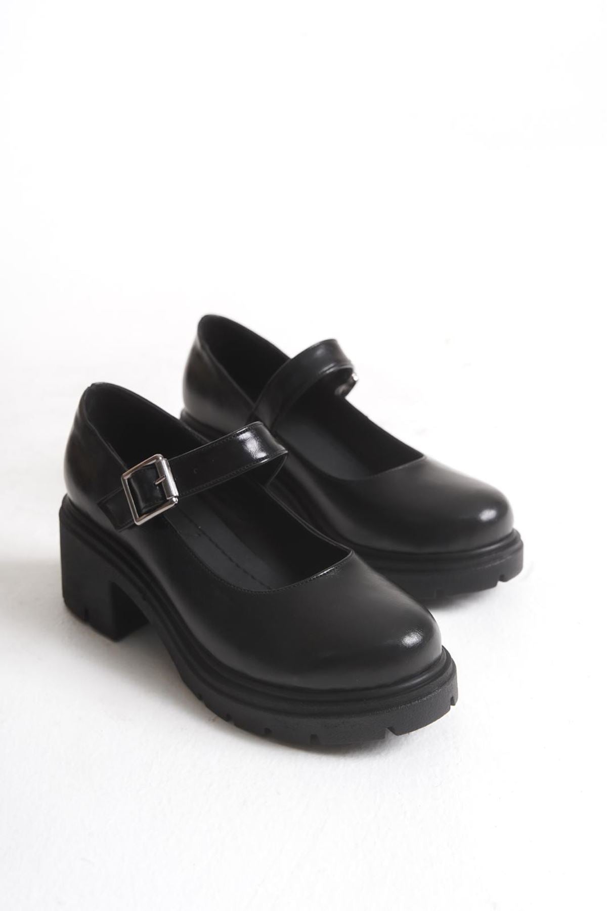 Defsin Siyah Kırışık Rugan Tokalı Yüksek Tabanlı Loafer Ayakkabı