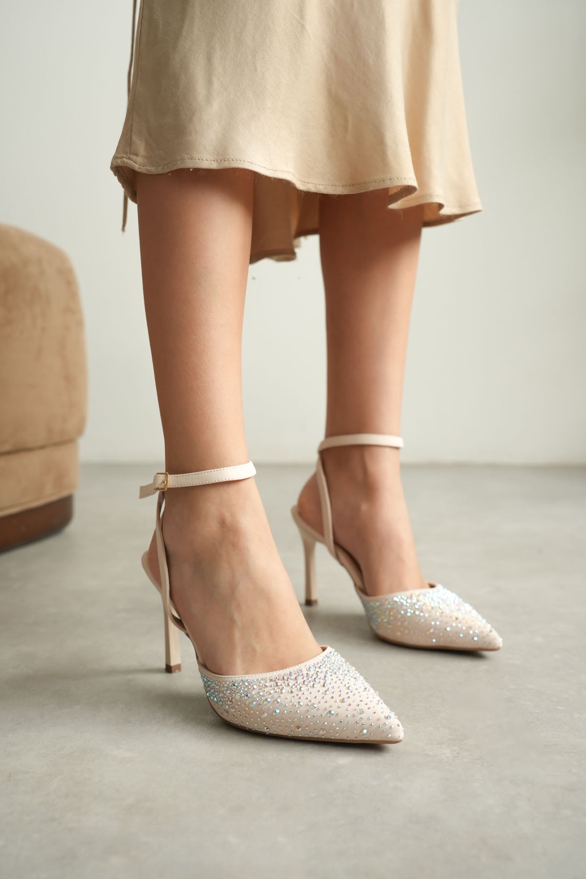 Feylin Kadın Bej Taşlı Topuklu Ayakkabı