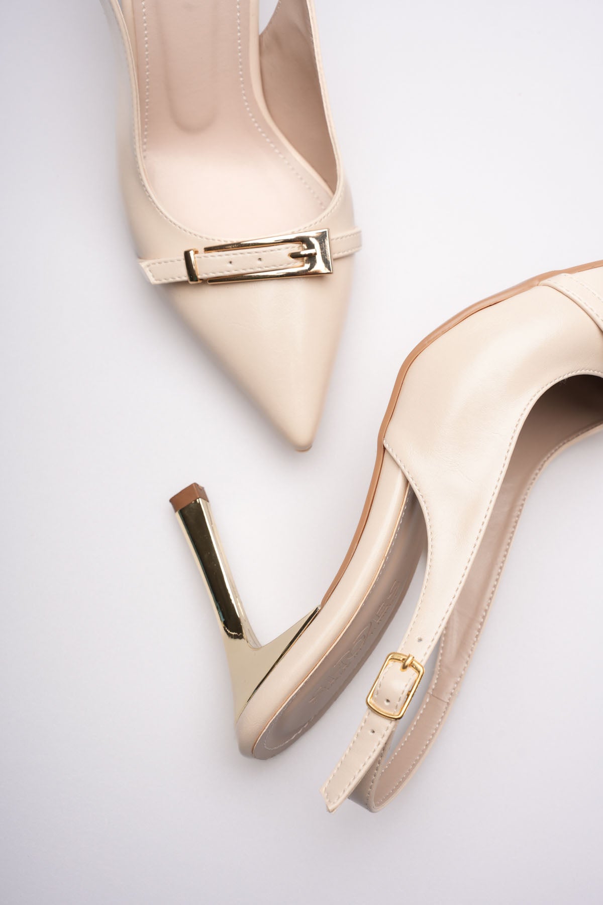 Osvera Kadın Bej Tokalı Topuklu Ayakkabı