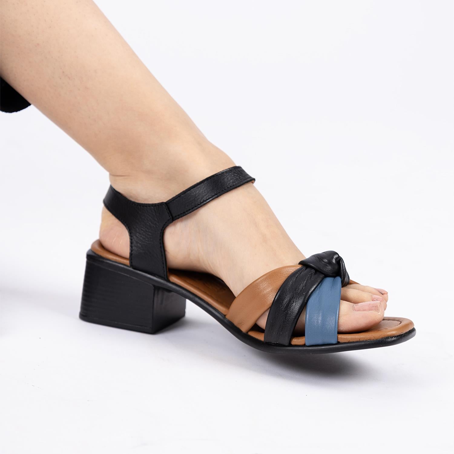 Kastel Siyah Hakiki Deri Kadın Topuklu Sandalet
