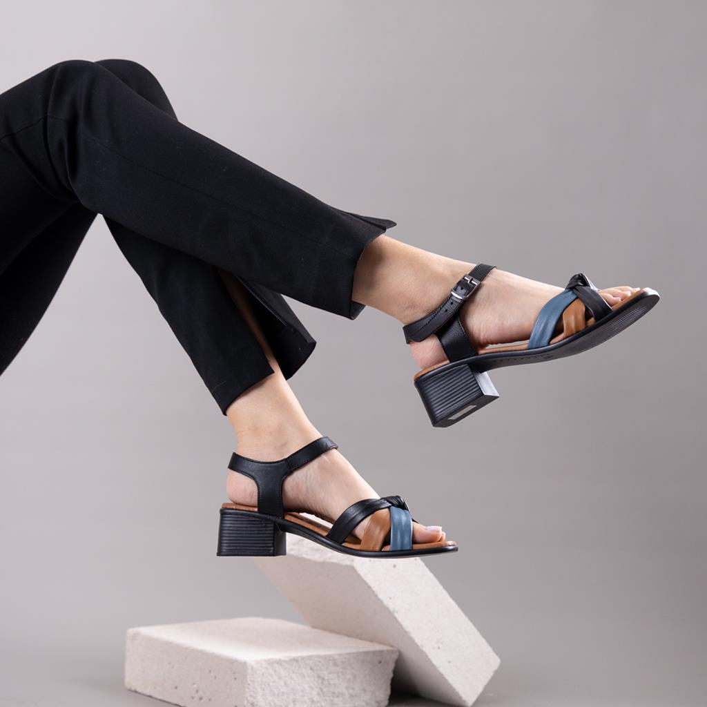 Kastel Siyah Hakiki Deri Kadın Topuklu Sandalet