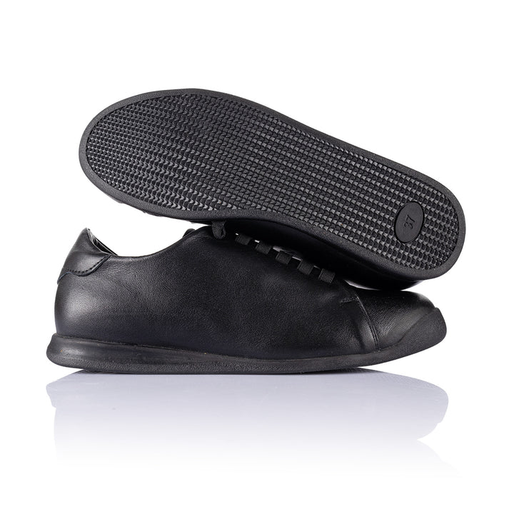 Kazu Kadın Hakiki Deri Siyah Günlük Ayakkabı