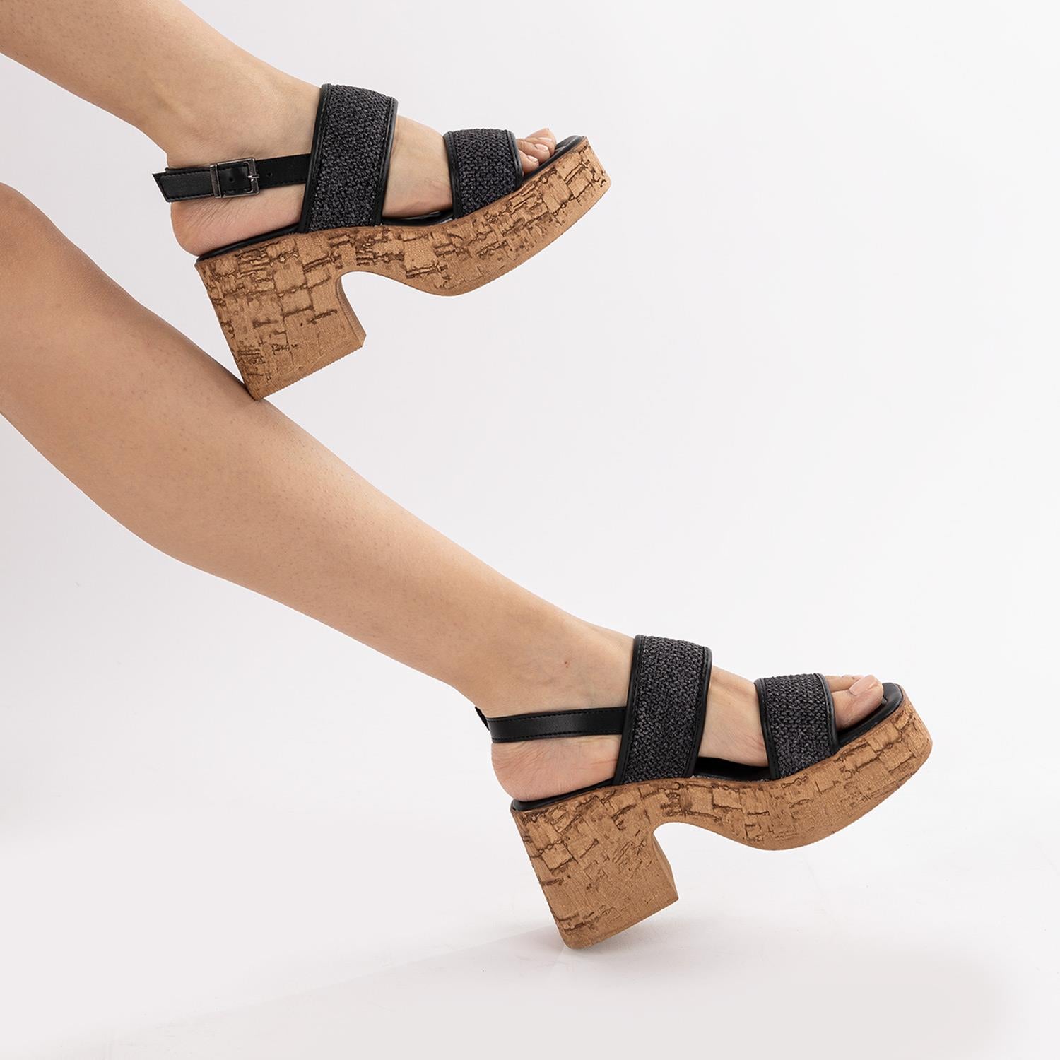 Kepa Kadın Kalın Topuk Siyah Hasır Sandalet