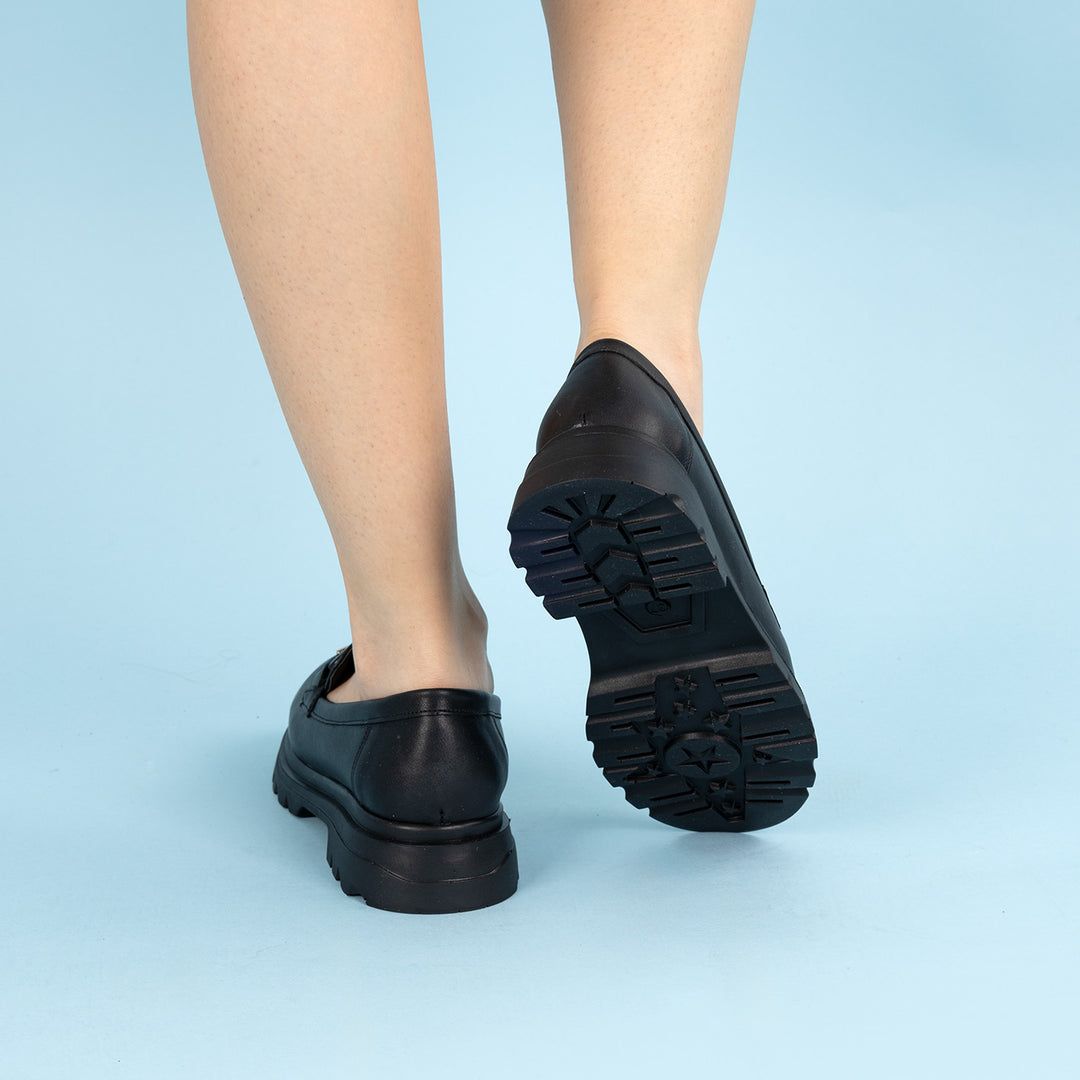 Kula Kadın Tokalı Siyah Loafer Ayakkabı