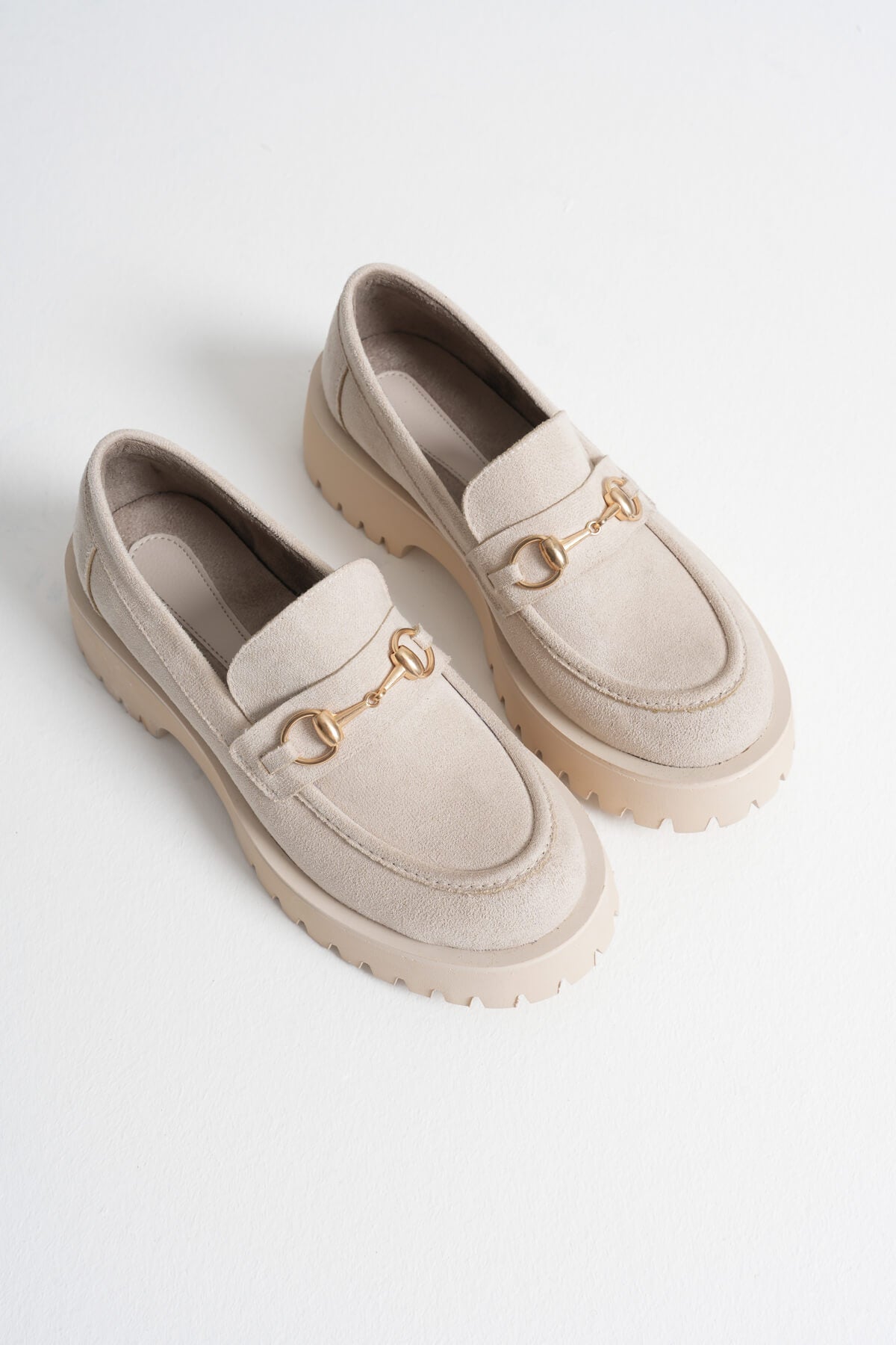 Lara Toka Detaylı Bej Süet Loafer Ayakkabı