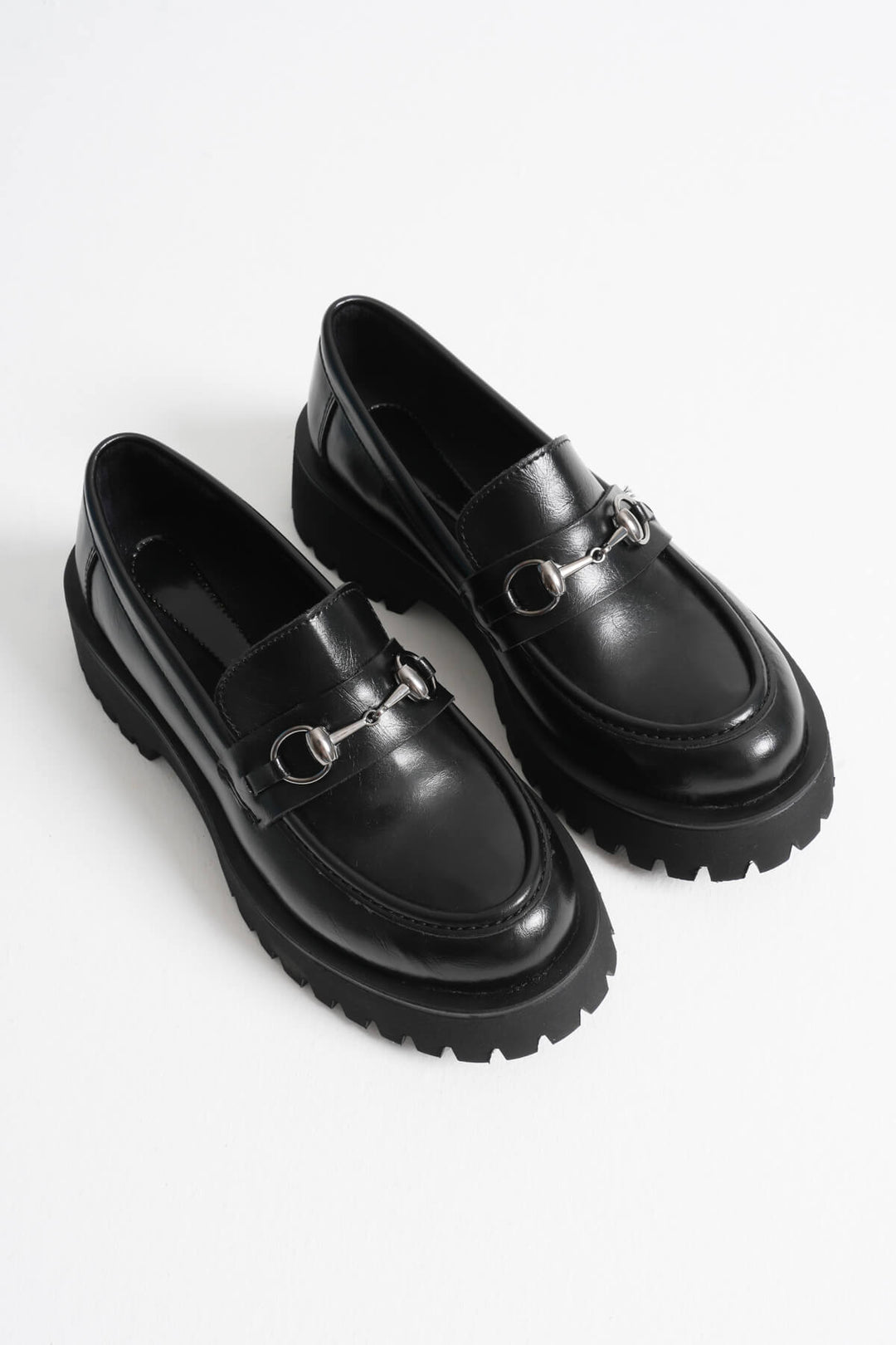 Lara Toka Detaylı Siyah Loafer Ayakkabı