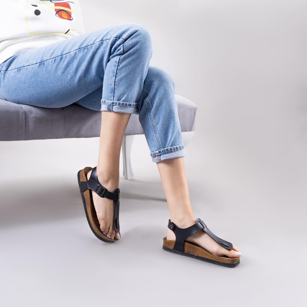 Larindo Kadın Siyah Deri Sandalet