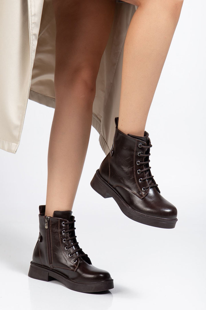 Lauran Kahve Kırışık Rugan Bağcıklı Fermuarlı Kadın Bot