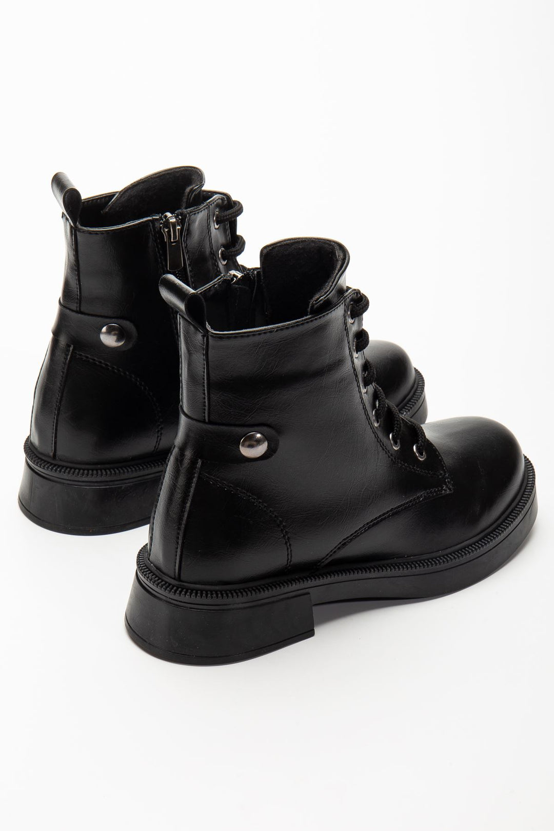 Lauran Siyah Kırışık Rugan Bağcıklı Fermuarlı Kadın Bot