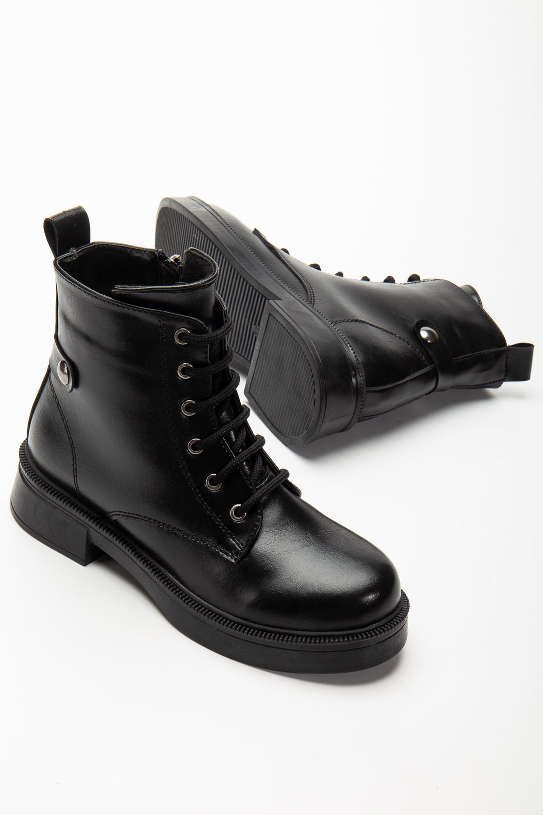 Lauran Siyah Kırışık Rugan Bağcıklı Fermuarlı Kadın Bot