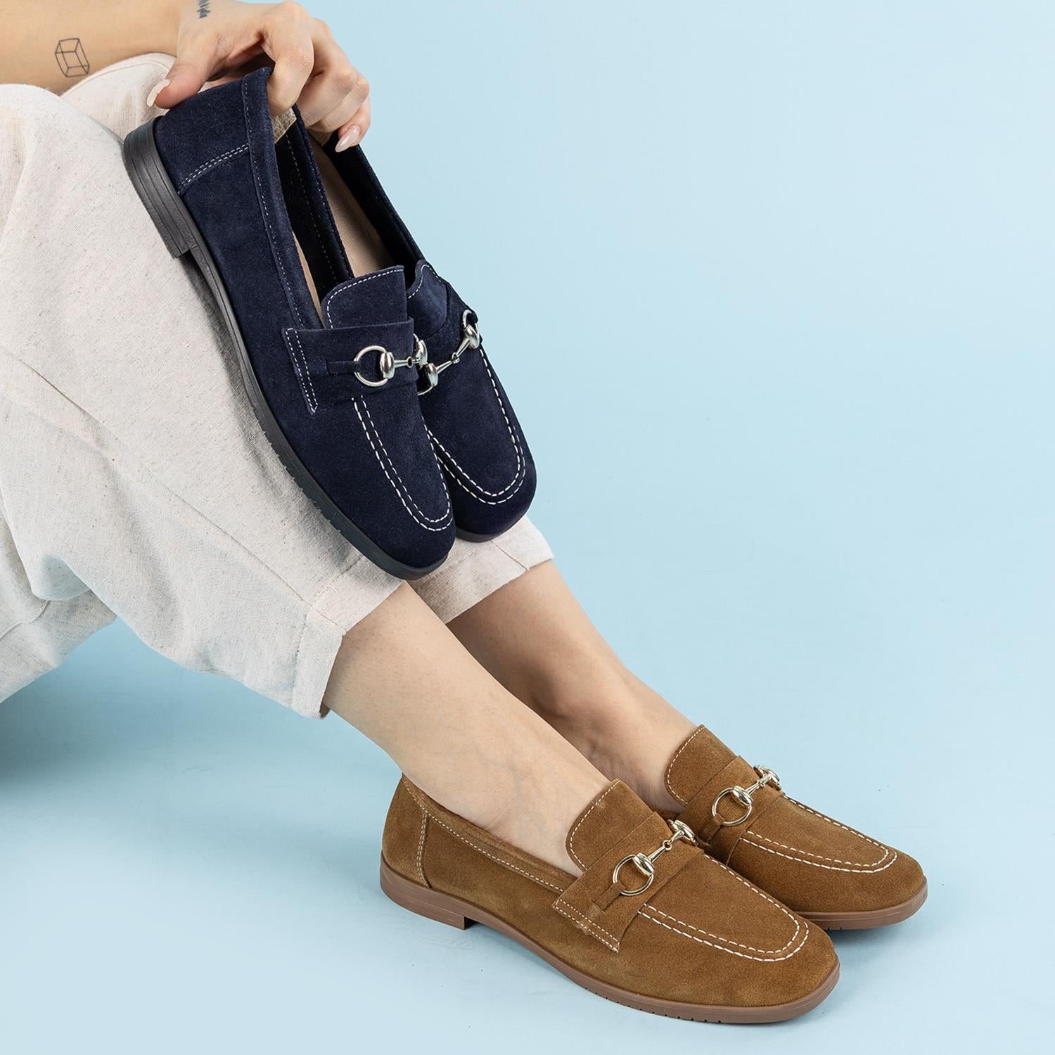 Erkak mushtlashdan keldi Busty milf Karen Fisher eski umumiy dosti paydo bolishidan oldin uzoq vaqt davomida hottie Molly Ben