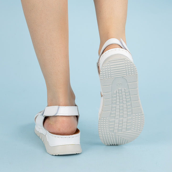 Maritz Kadın Hakiki Deri Cırt Cırtlı Beyaz Sandalet