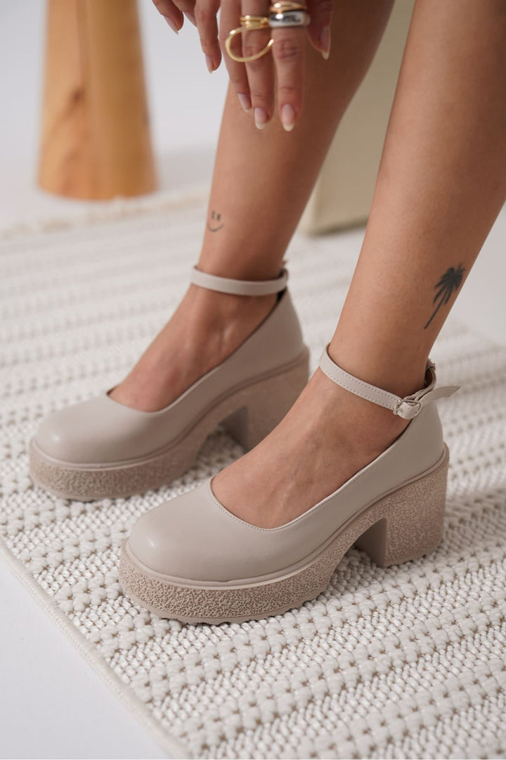 Marla Kadın Bej Bilekten Bantlı Günlük Kalın Topuklu Ayakkabı