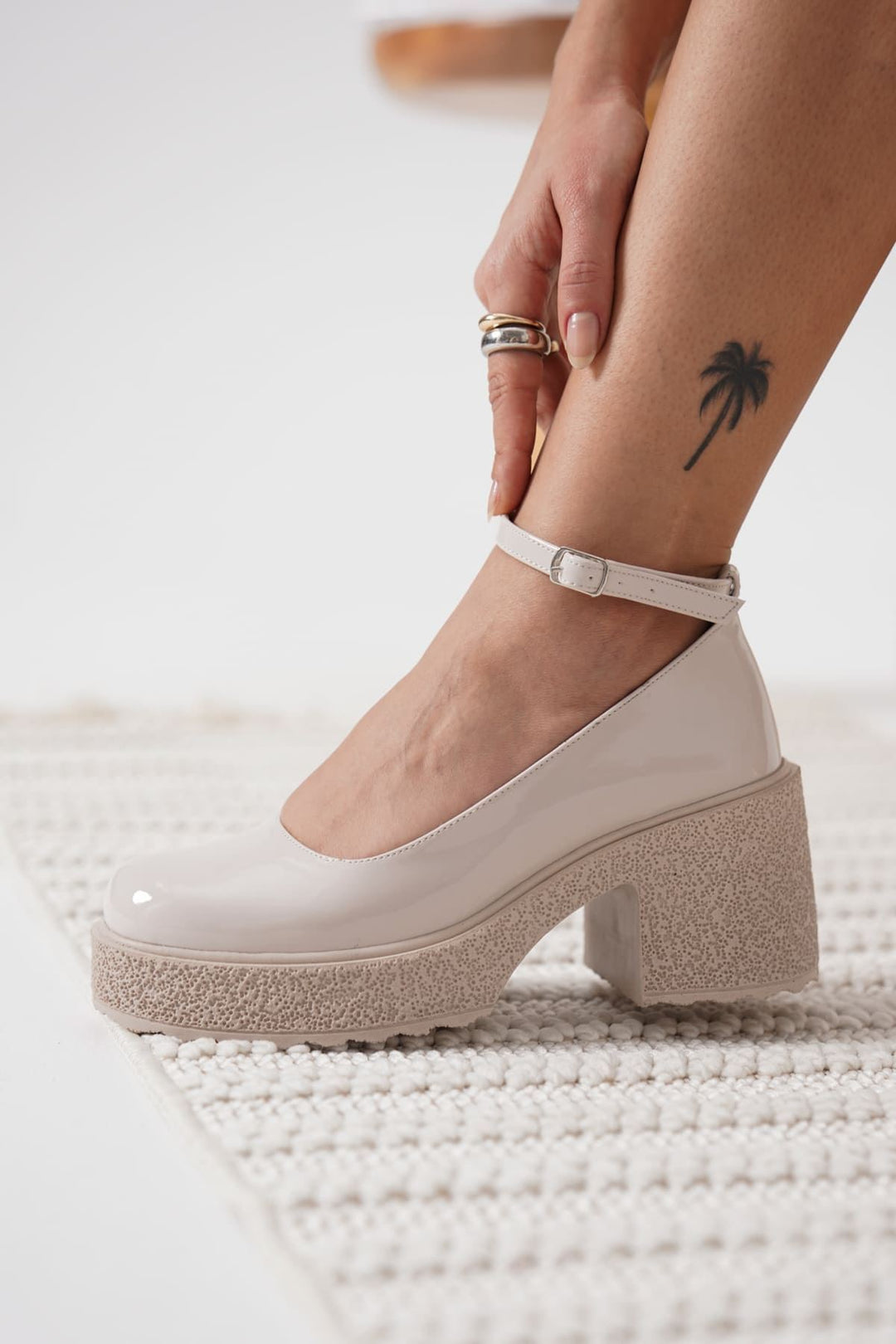 Marla Kadın Bej Rugan Bilekten Baretli Günlük Ayakkabı