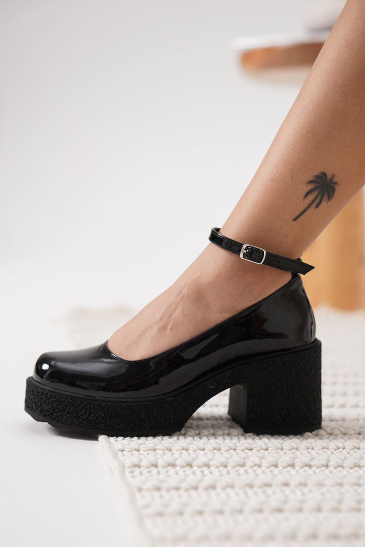 Marla Kadın Siyah Rugan Bilekten Bantlı Günlük Kalın Topuklu Ayakkabı