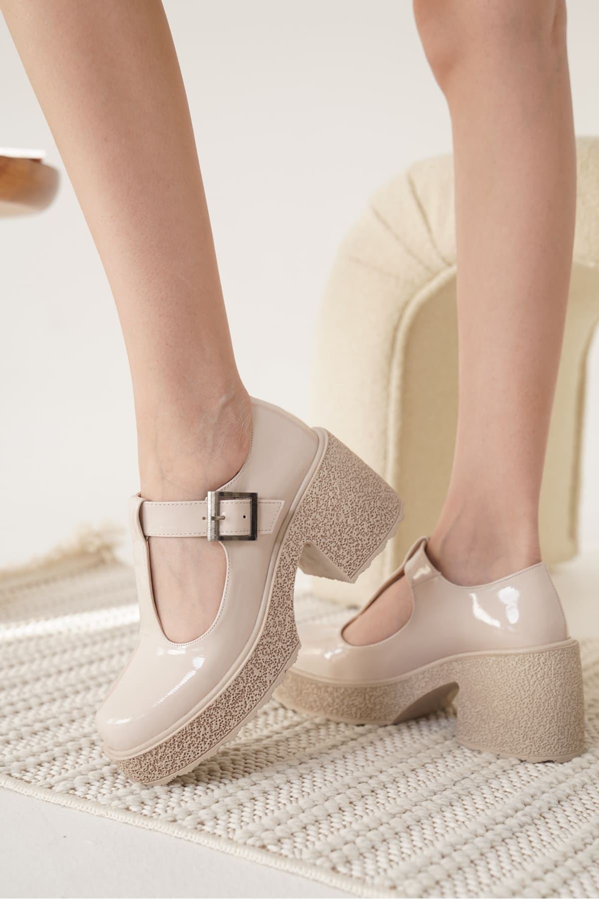 Mathilda Kadın Bej Rugan Kalın Topuklu Ayakkabı