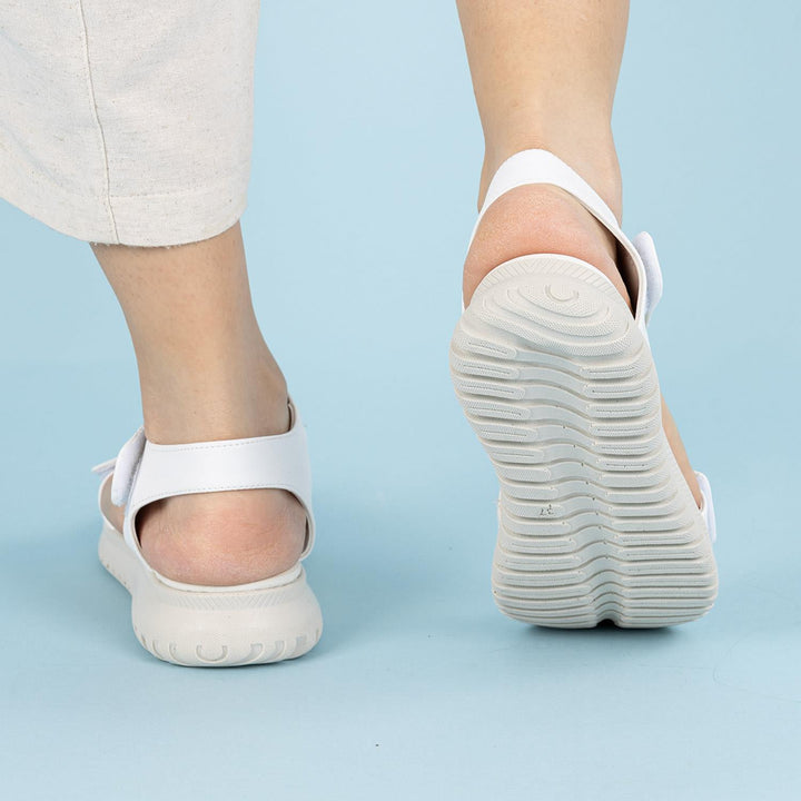 Mendi Kadın Cırt Cırt Detaylı Beyaz Sandalet