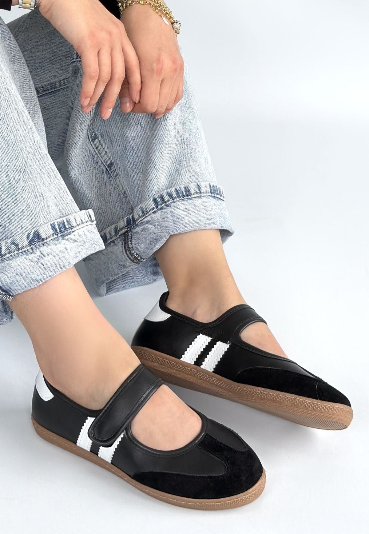 Menja Siyah Cırt Cırtlı Spor Babet