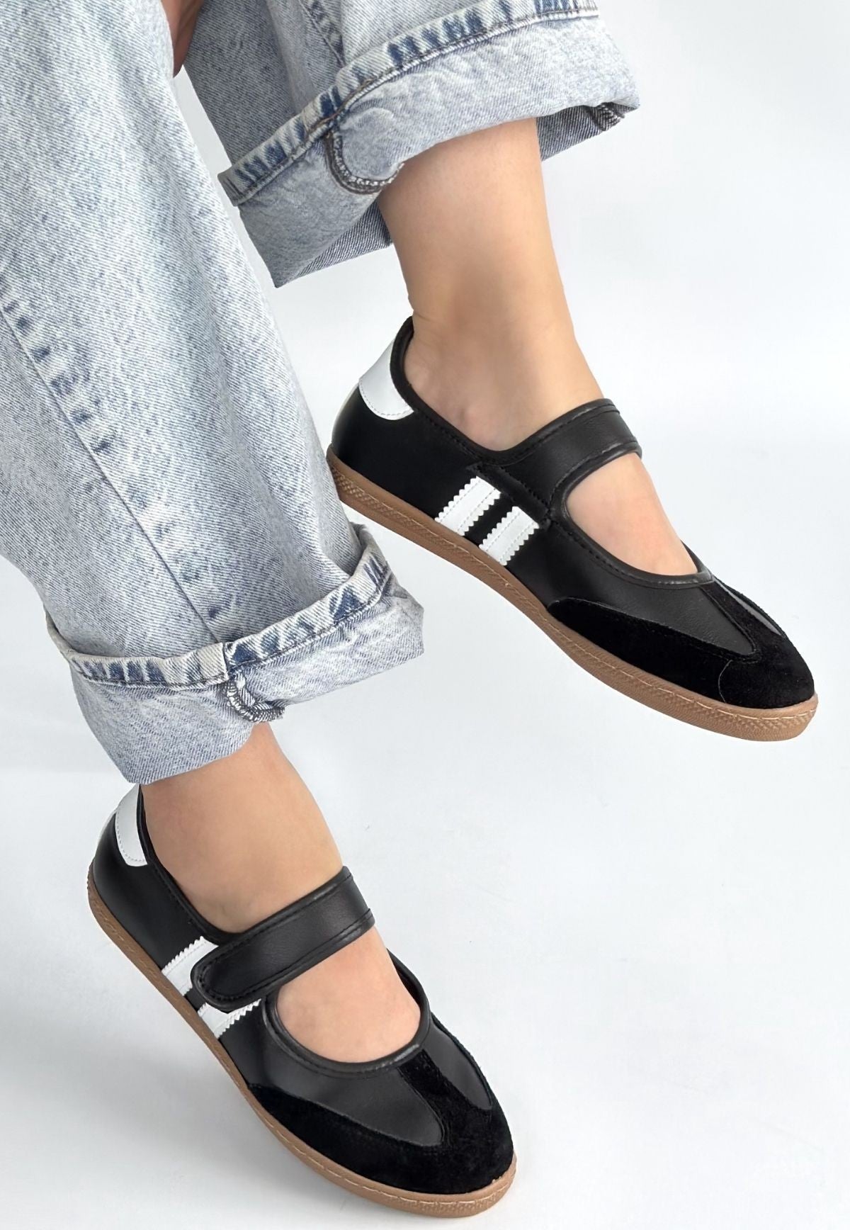 Menja Siyah Cırt Cırtlı Spor Babet