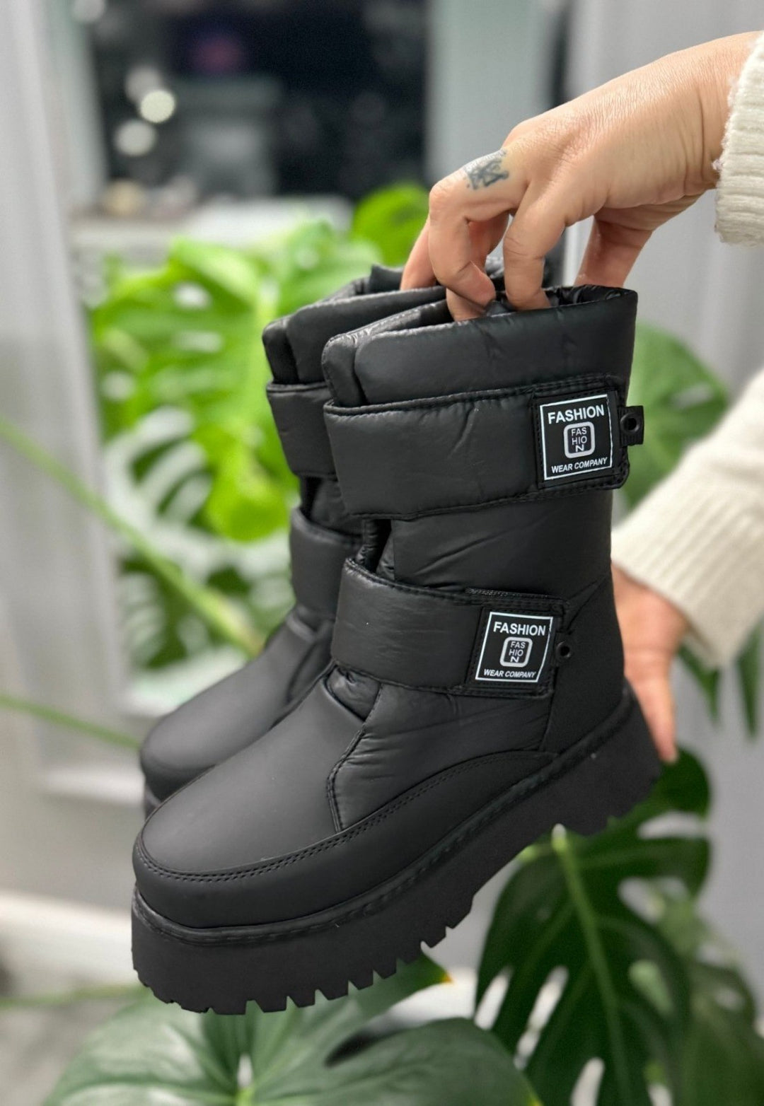 Masah Kadın Siyah Cırt Cırtlı Kar Botu