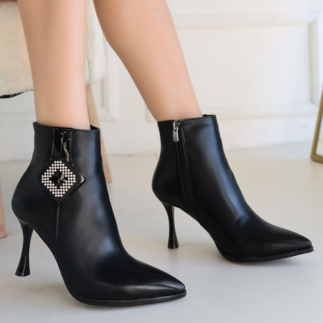 Moose Kadın Siyah Tokalı Topuklu Bot