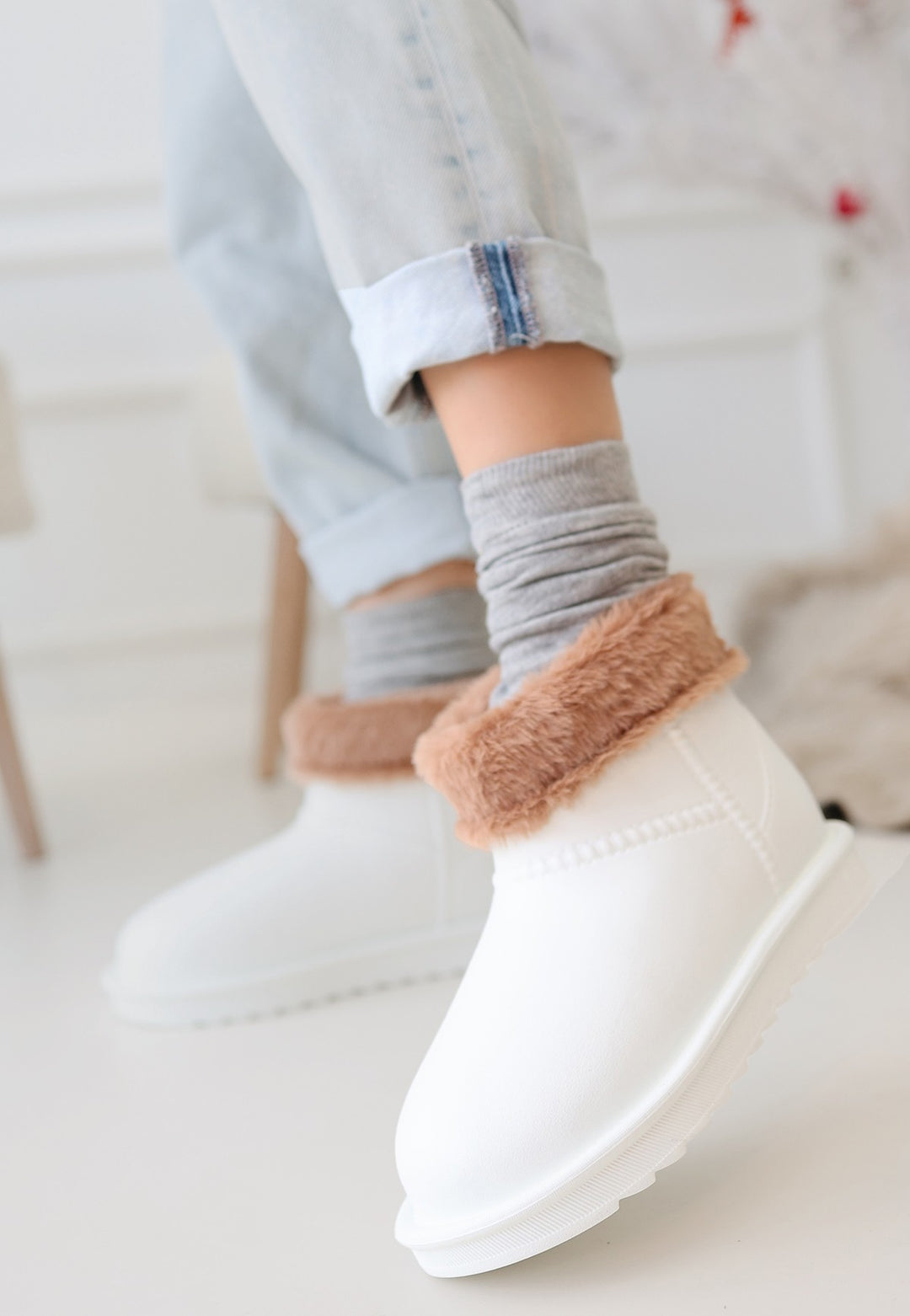 Mordi Kadın Beyaz Su Geçirmez Kürklü Bot