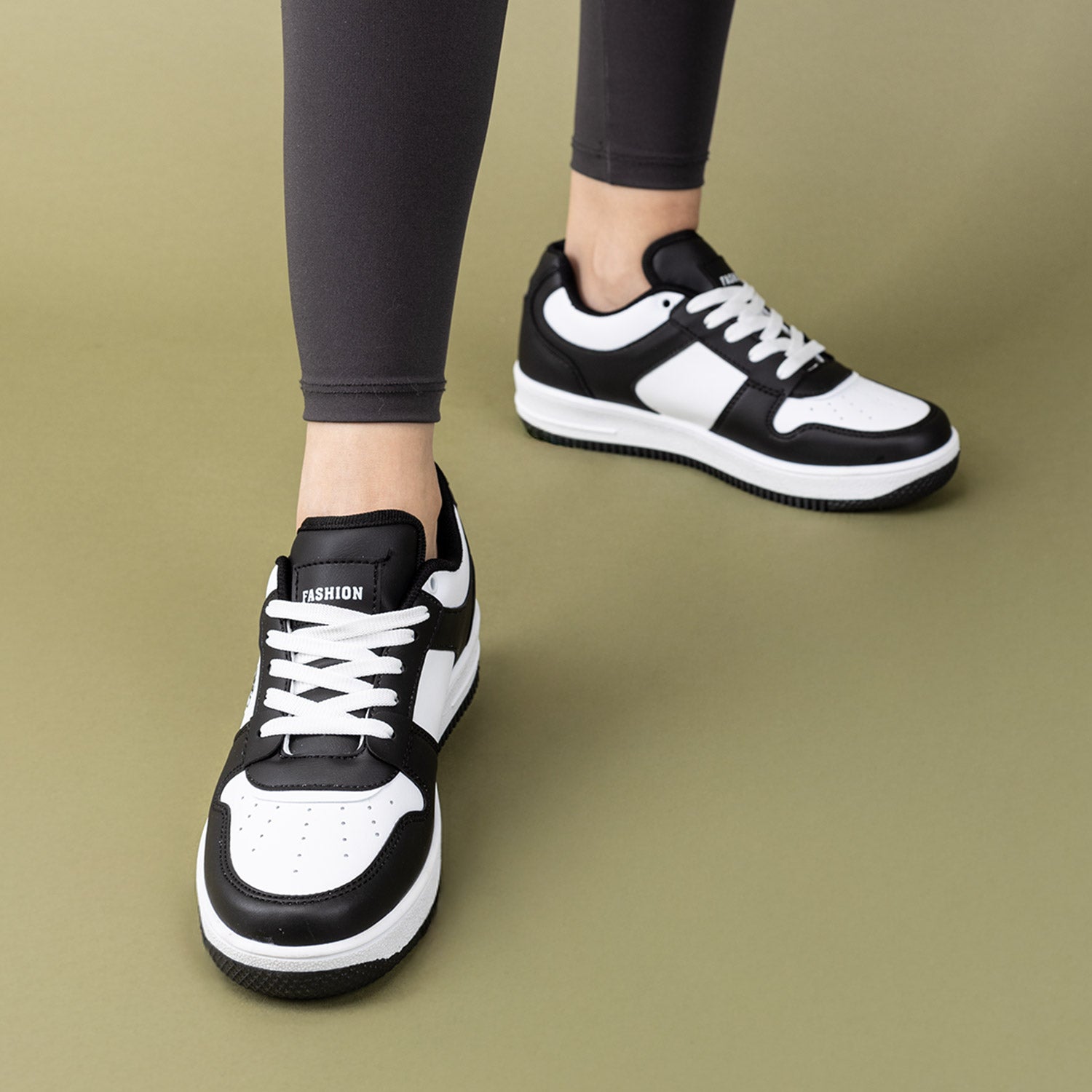 Morta Kadın Siyah Beyaz Spor Ayakkabı