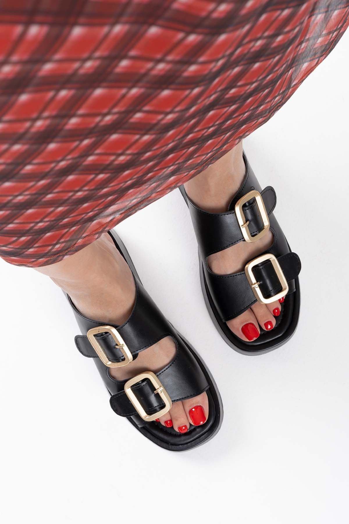 Nare Kadın Siyah Tokalı Terlik