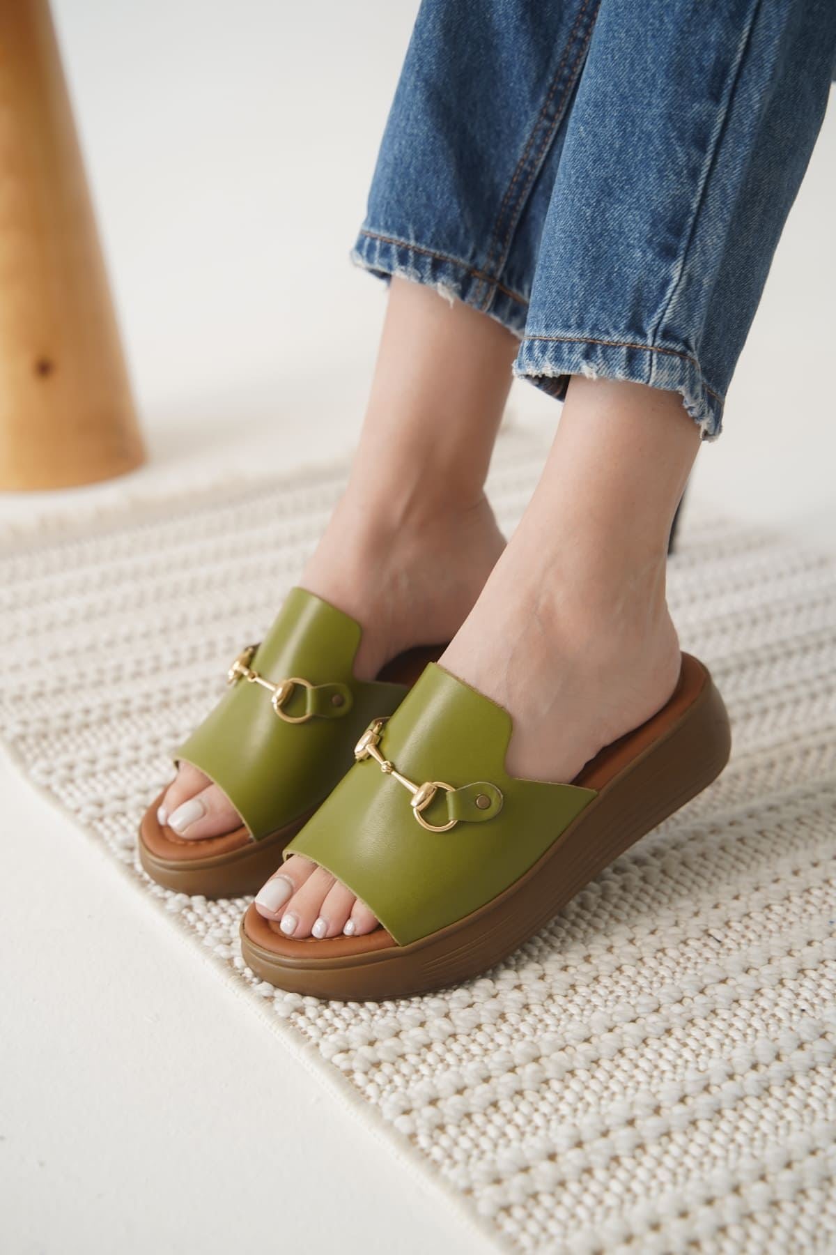 Nelly Kadın Hakiki Deri Haki Yeşili Terlik