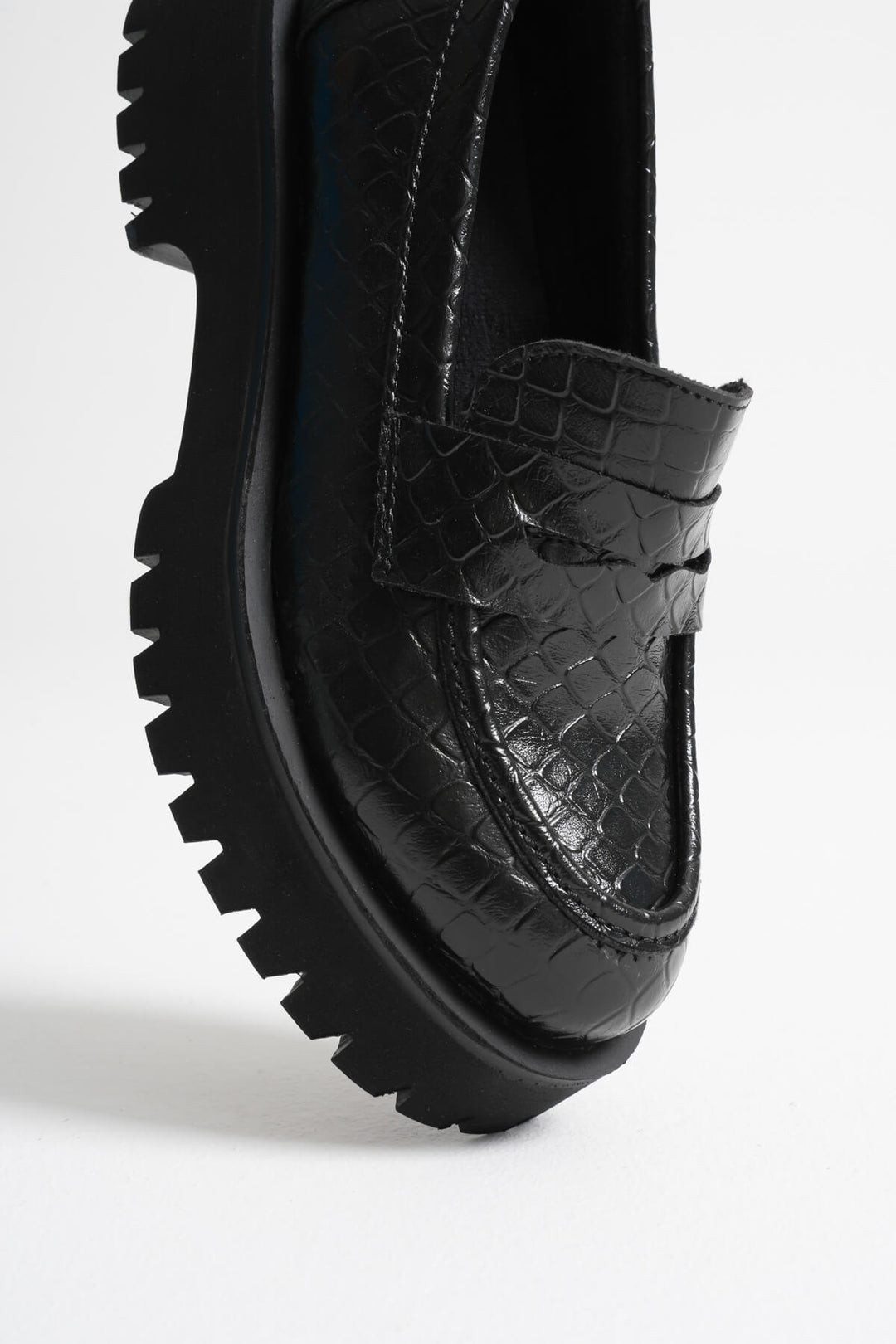 Noir Kadın Siyah Kroko Desenli Loafer Ayakkabı
