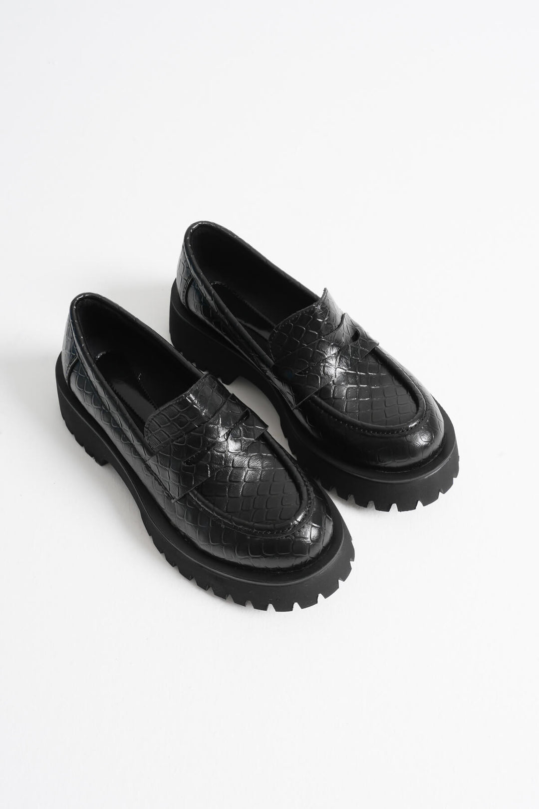 Noir Kadın Siyah Kroko Desenli Loafer Ayakkabı