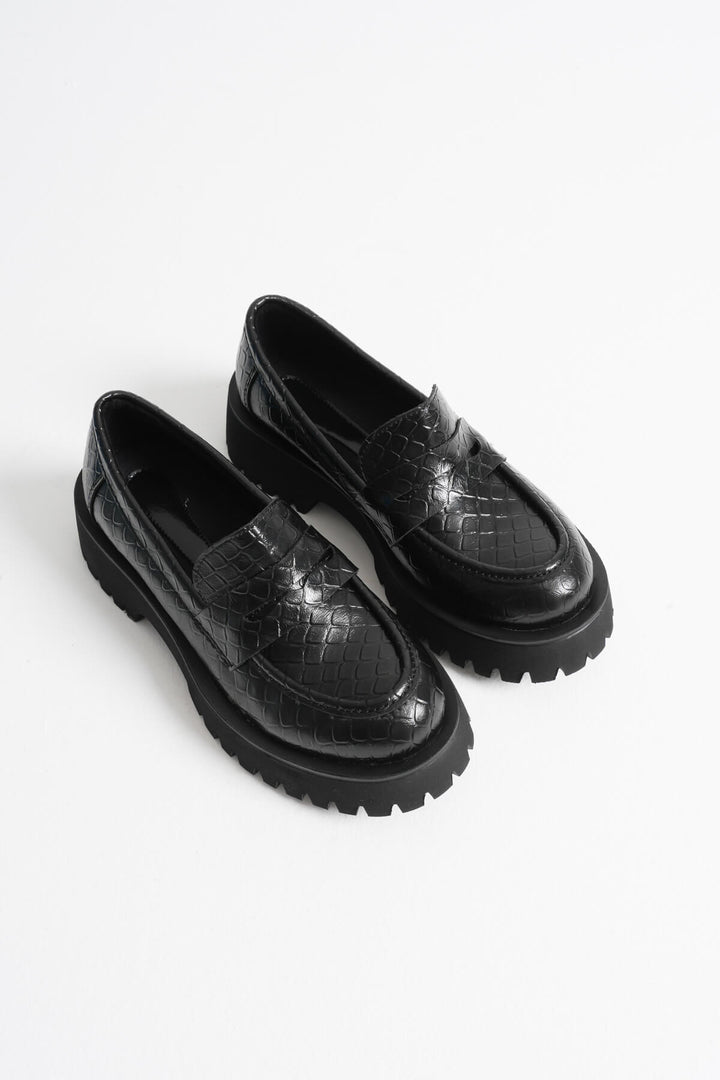 Noir Kadın Siyah Kroko Desenli Loafer Ayakkabı