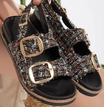 Olira Kadın Siyah Parlak Tokalı Kemerli Sandalet