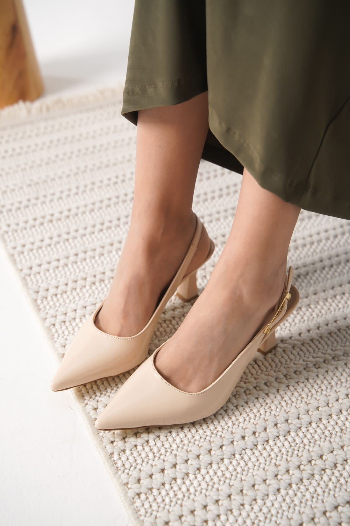 Ophelia Kadın Bej Rugan İnce Topuklu Ayakkabı