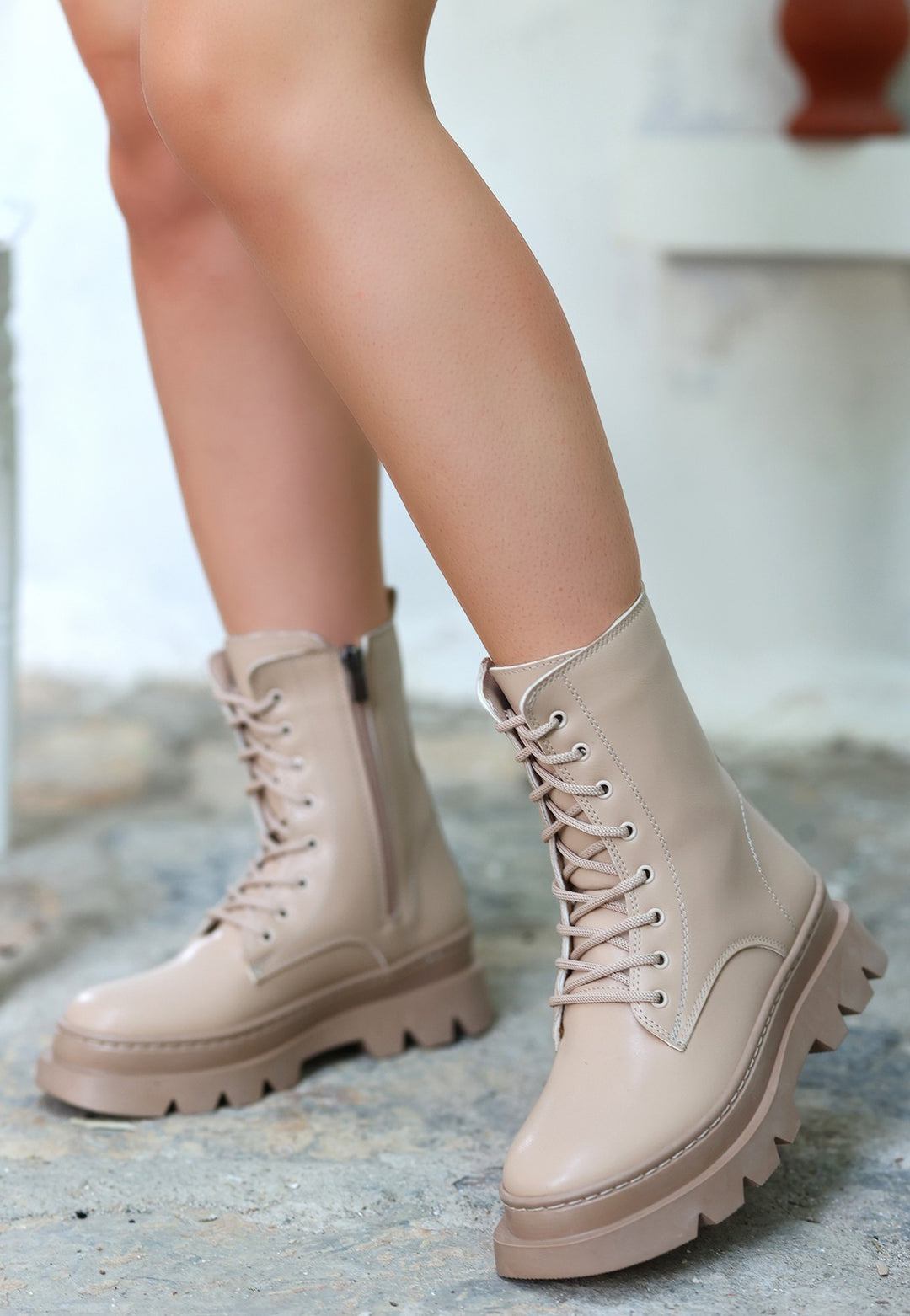 Orge Kadın Nude Bağcıklı Bot