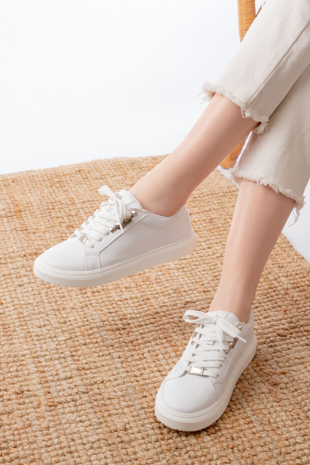 Pueng Kadın Beyaz Bağcıklı Taban Dikişli Spor Ayakkabı