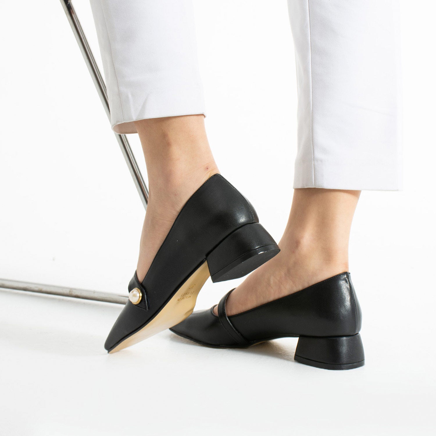 Pendle Kadın Cilt Siyah Topuklu Babet Ayakkabı