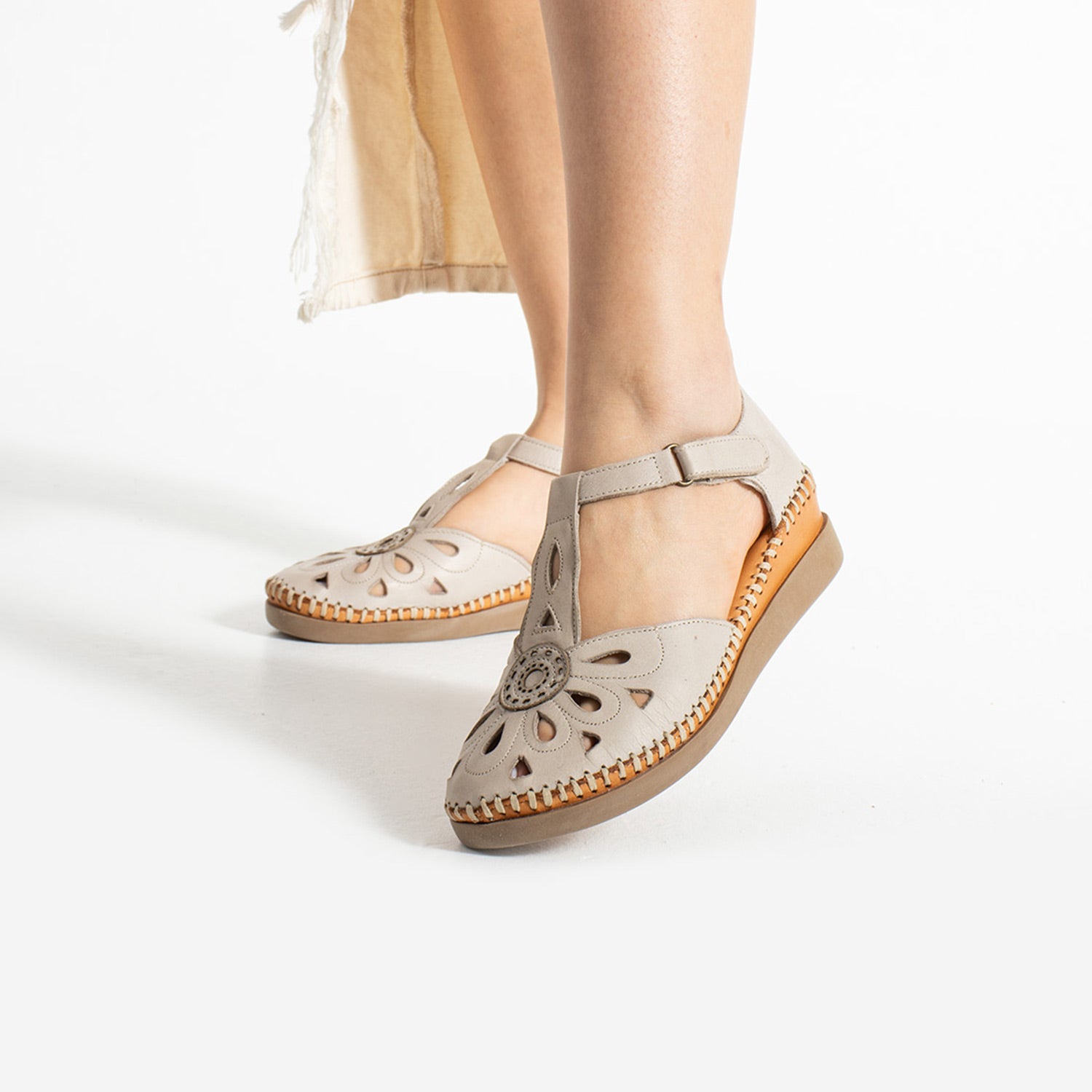 Pierre Cardin Deyra Kadın Hakiki Deri Bej Sandalet