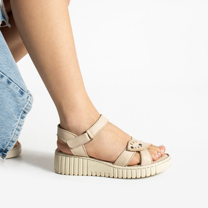Pierre Cardin Judith Kadın Hakiki Deri Bej Sandalet