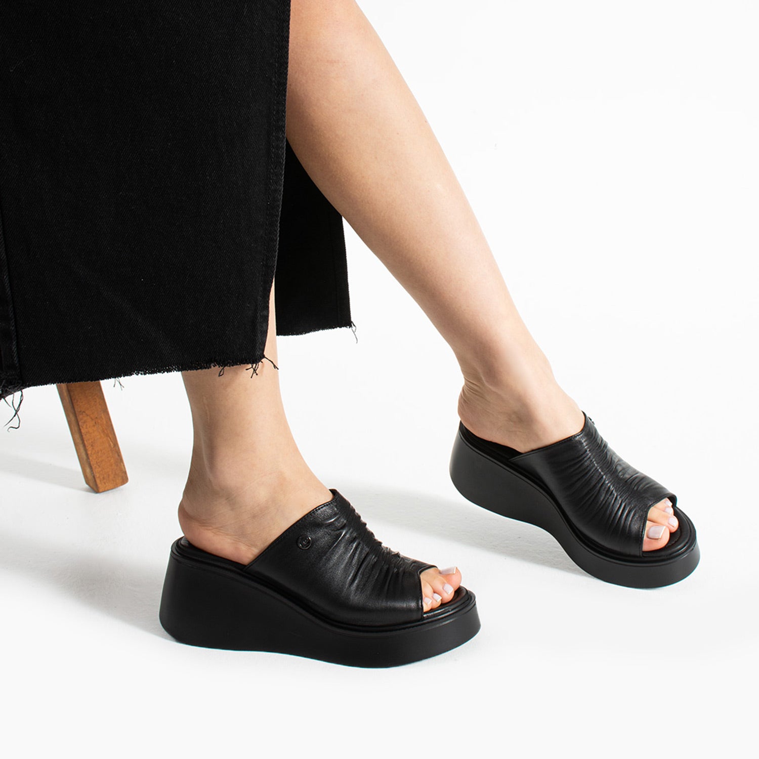 Pierre Cardin Perseus Kadın Hakiki Deri Siyah Topuklu Terlik