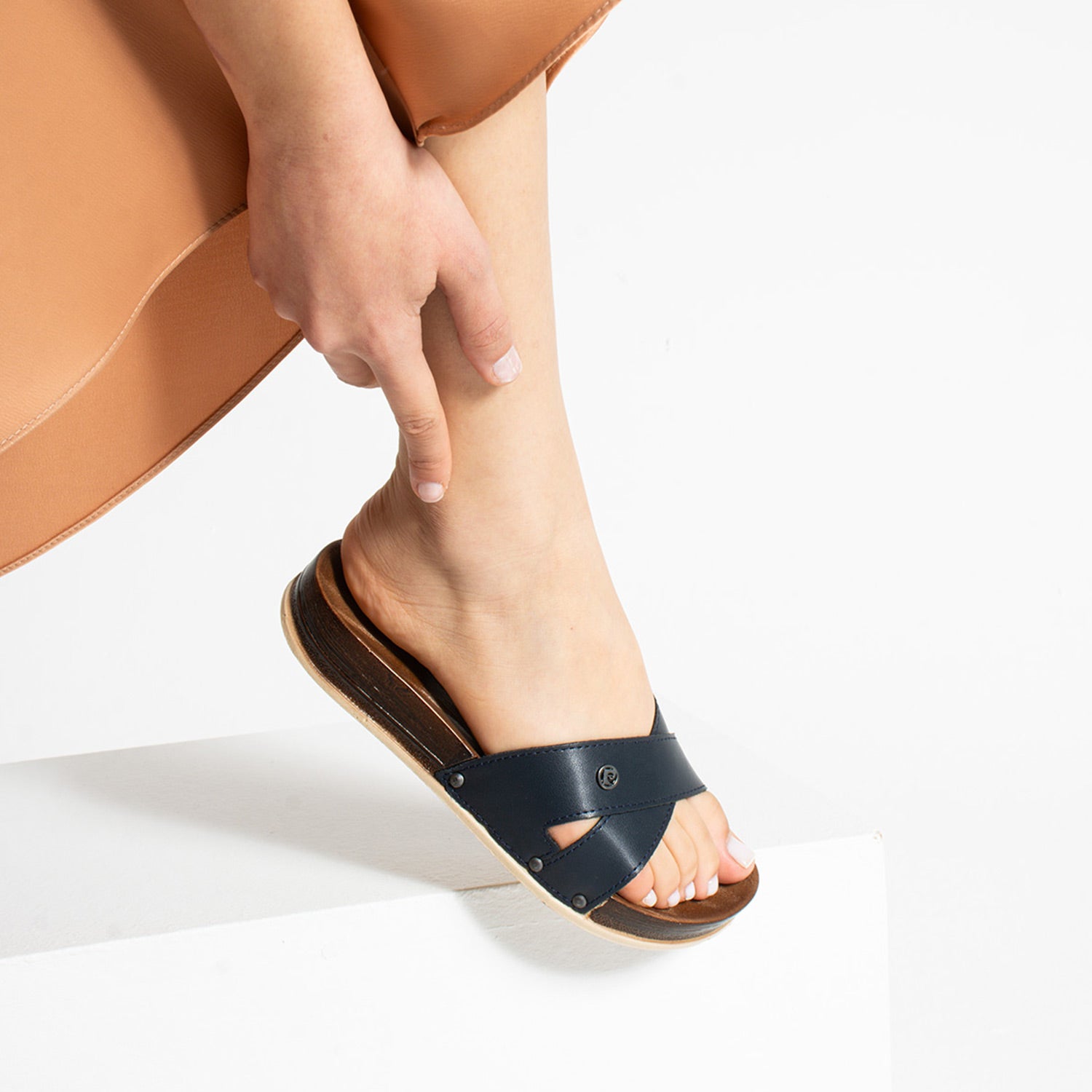 Pierre Cardin Torost Kadın Lacivert Terlik