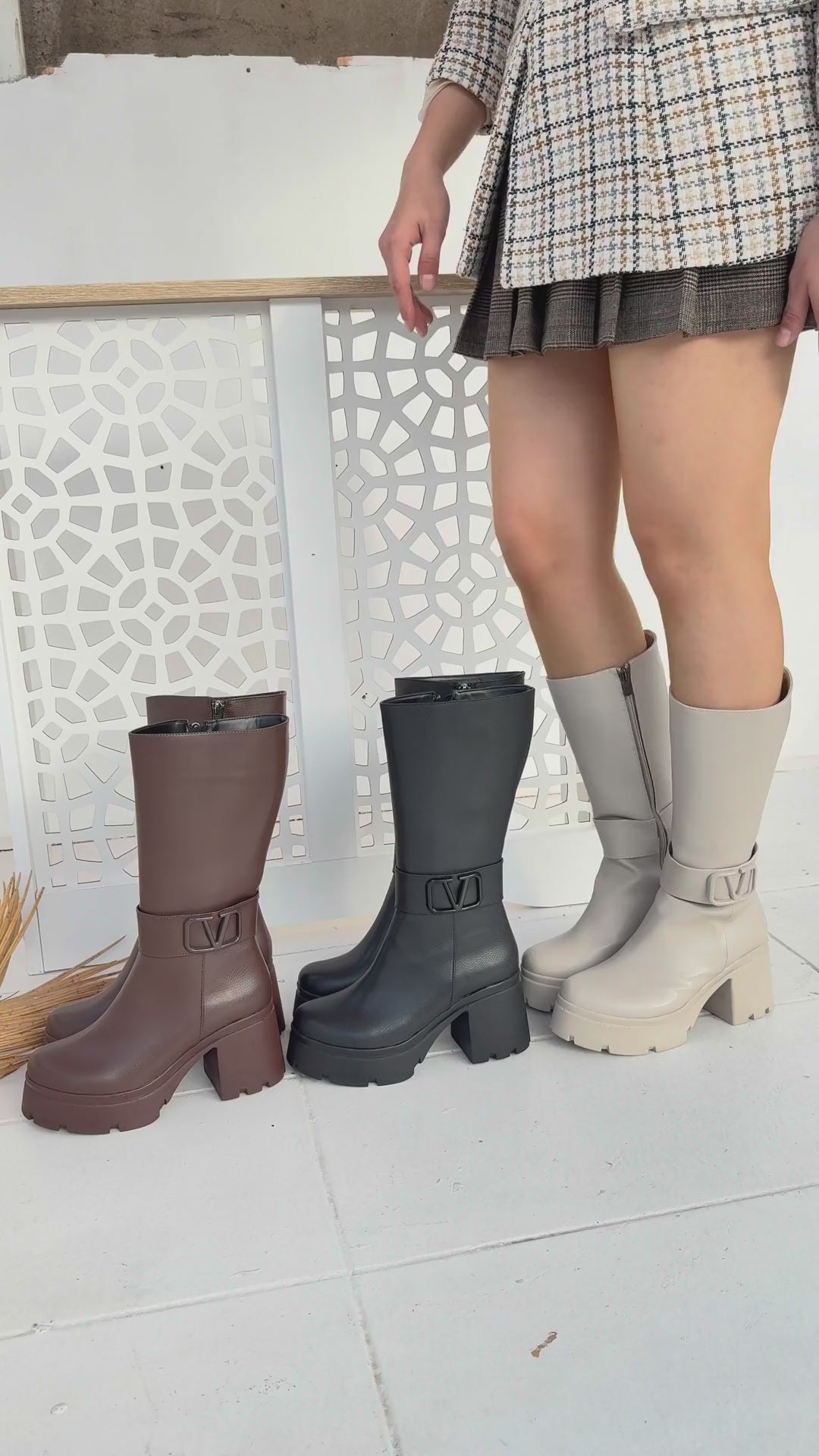 Moki Kadın Siyah Tokalı Topuklu Çizme