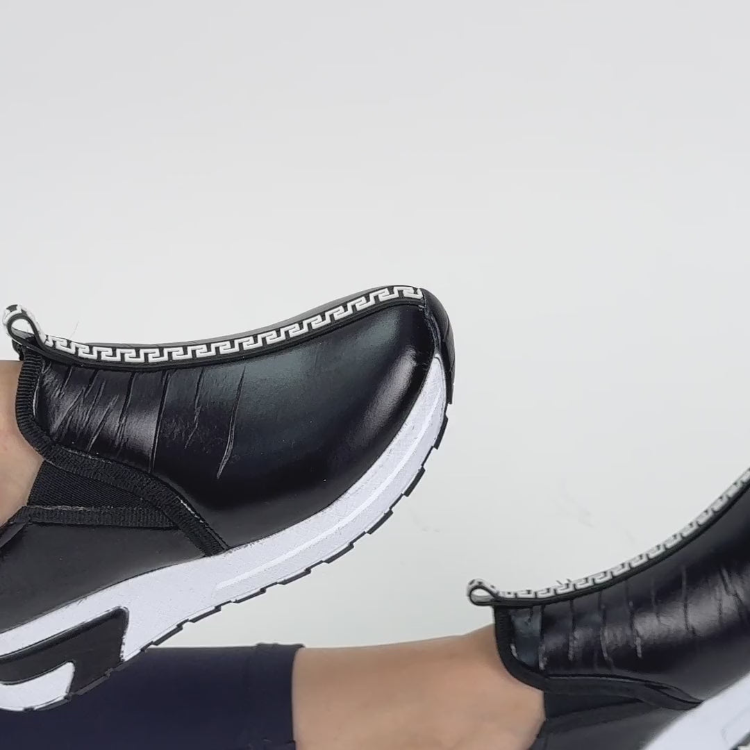 Charo Kadın Parlak Paraşüt Kumaş Kalın Tabanlı Siyah Spor Ayakkabı